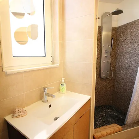 拜科萨阳光美景公寓 *